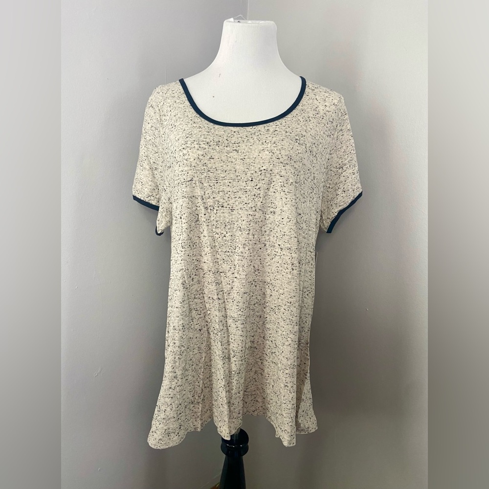 LuLaRoe Classic T Shirt NWT Black and White Short Sleeve - Picture 7 of 7
